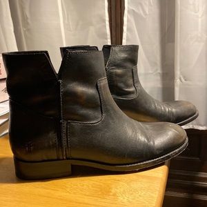 Barely worn Frye boots - 7 women’s - I bought two pairs and can only keep 1.
